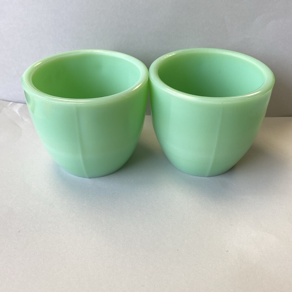 Vintage Pair of Reproduction Jadite Cups and Saucers from Cracker Barrel - Picture 6 of 11